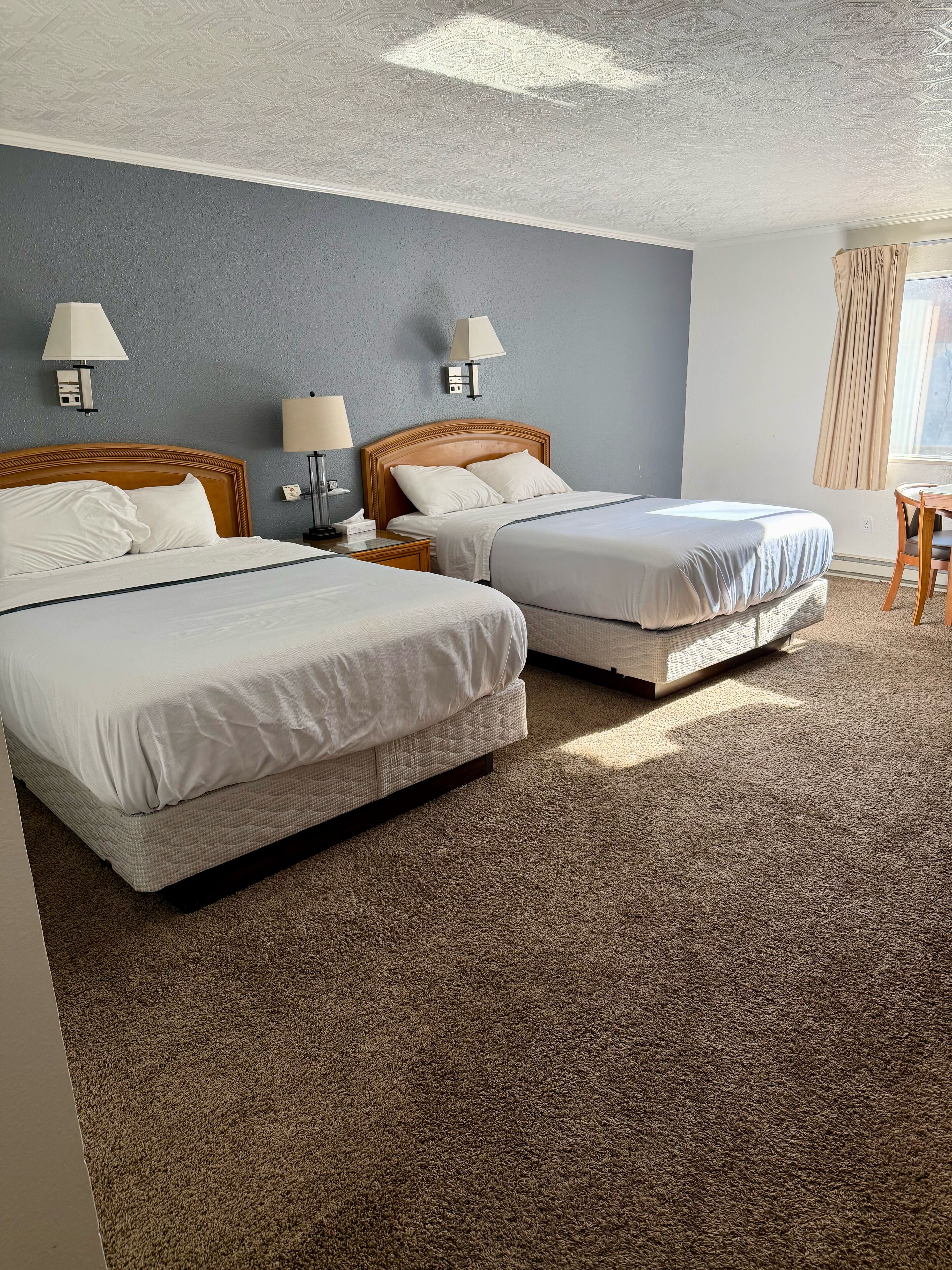 华丽双人房, 2 张大床 | 办公桌、遮光窗帘、免费 WiFi、床单