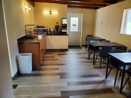 Free daily continental breakfast