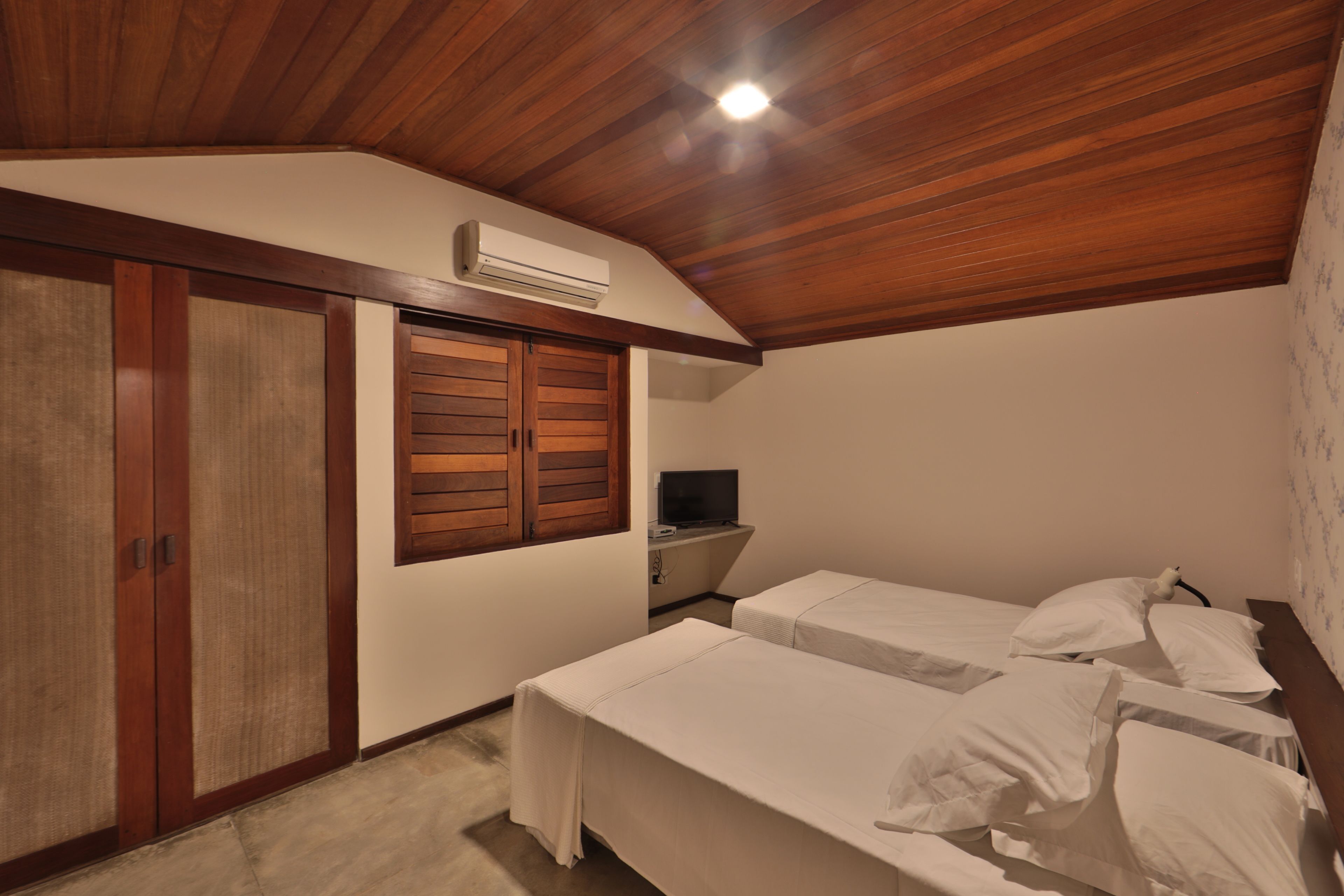 Minibar, bed sheets