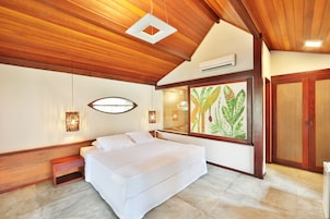 Bangalô Especial | Frigobar, roupa de cama