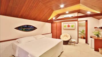 Minibar, bed sheets