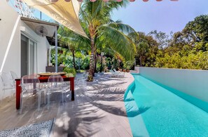 Outdoor pool, pool loungers - Luxury Villa Playa Del Carmen (Playa del Carmen)