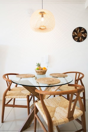 Repas dans la chambre