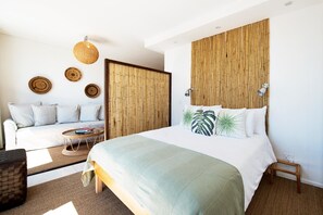 Cots/infant beds, free WiFi, bed sheets - Gonana Luxury Apartments (Cape Town)