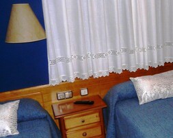 Quarto casal, 2 camas de solteiro