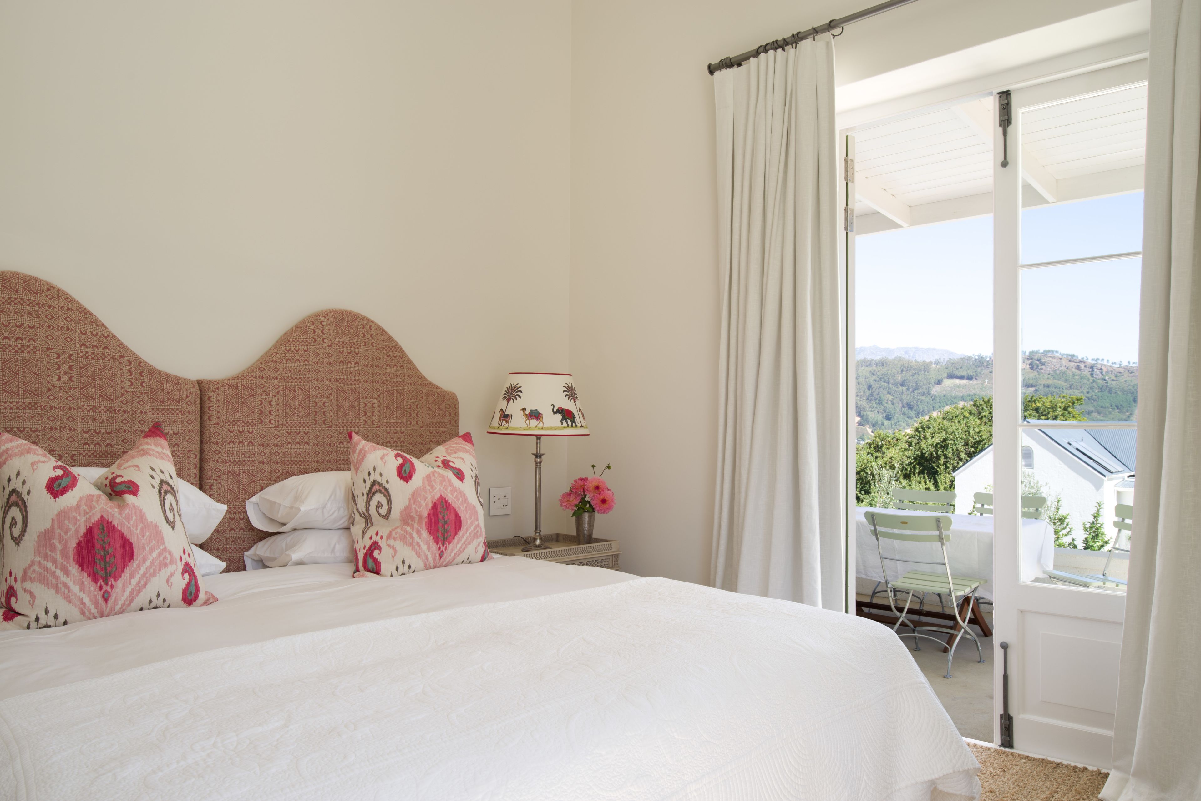 2 bedroom cottage | premium bedding, individually decorated, free cots/infant beds