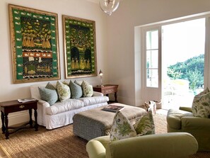 Flat-screen TV - La Cotte Orchard Cottages (Franschhoek)