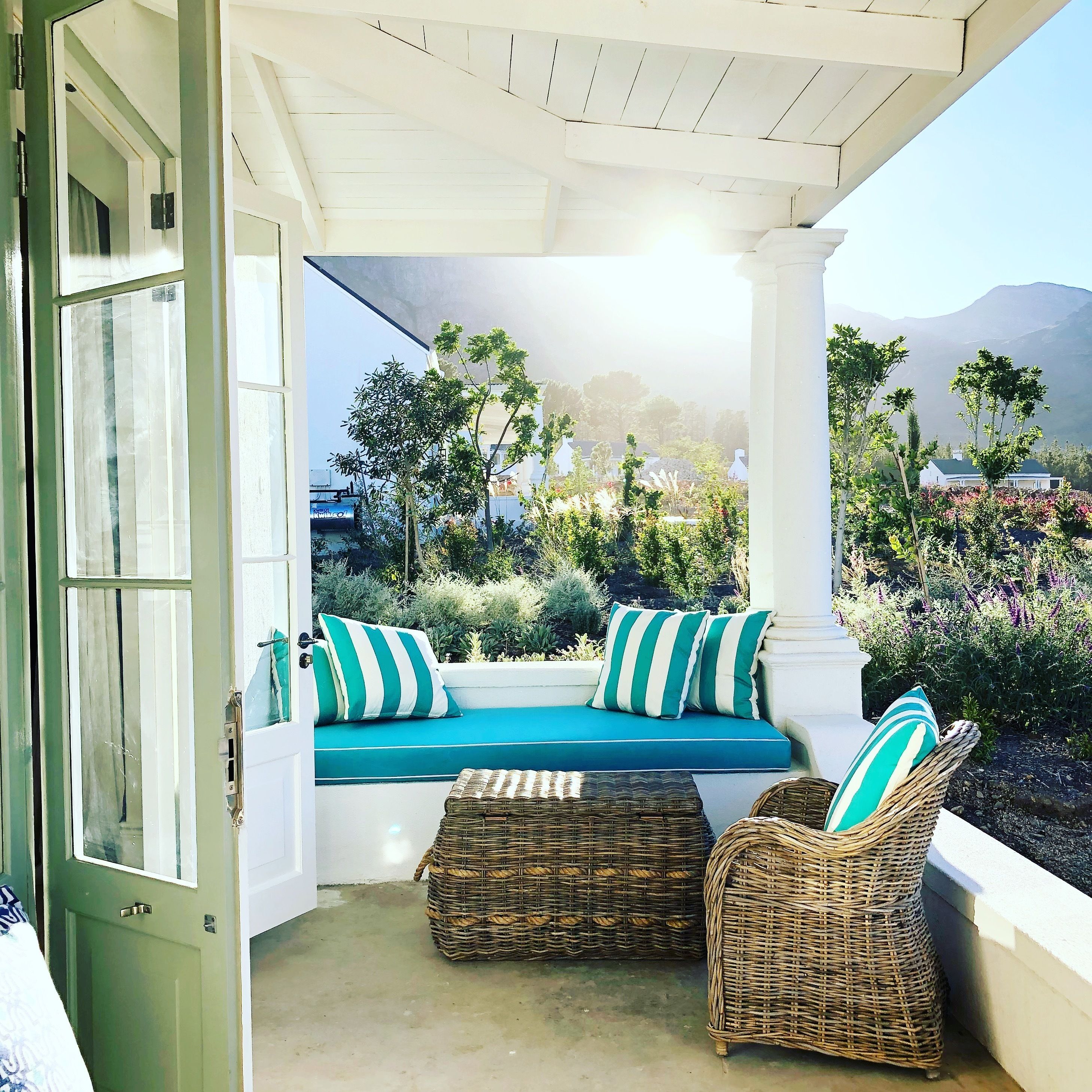 3 bedroom cottage | premium bedding, individually decorated, free cots/infant beds