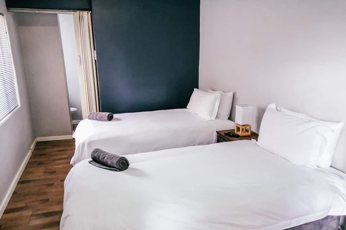 Room 4 | Free WiFi, bed sheets