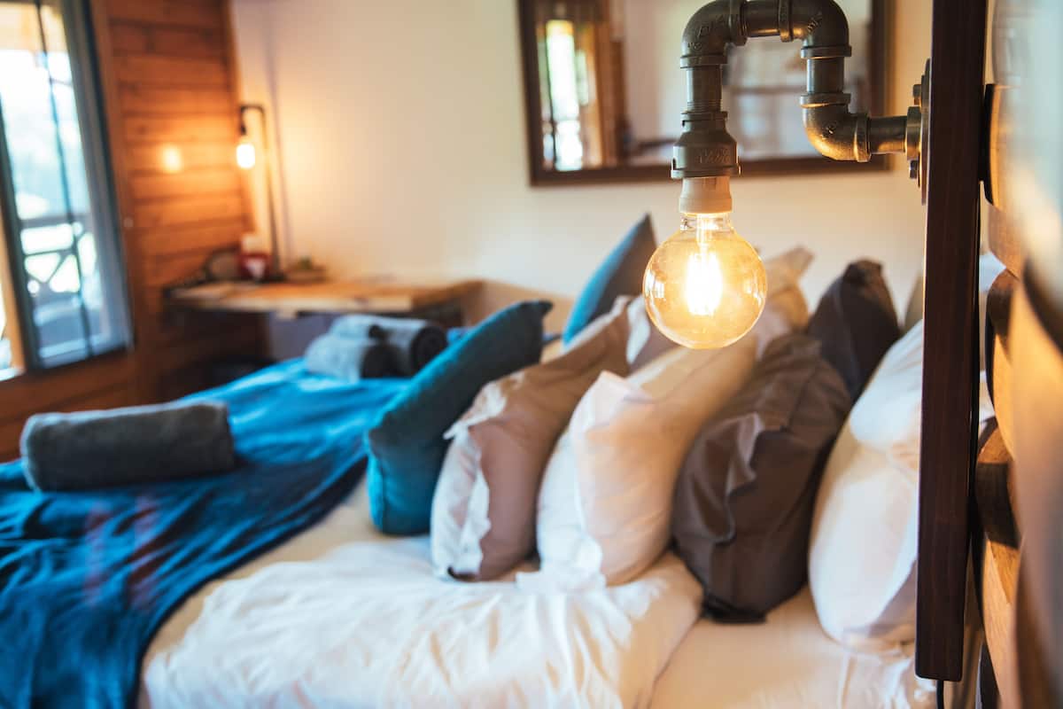 Vineyard Cabin | 埃及棉床单、高档床上用品、记忆海绵床垫、客房内保险箱