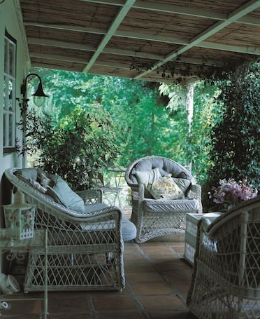 Lily | Terrace/patio. High Hopes