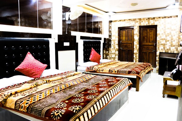 Comfort Twin Room, Smoking, Hill View | In-room safe, rollaway beds, free WiFi - Hotel Suntejpaza (Nainital)