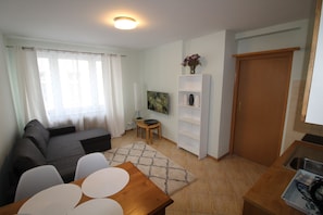 Comfort Suite, 1 Bedroom | 1 bedroom, iron/ironing board, free WiFi - Apartament - Żeromskiego 5 (Swinoujscie)
