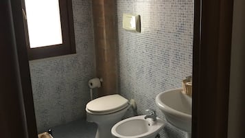 Dreibettzimmer | Badezimmer | Dusche