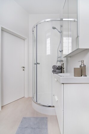 Appartement Affaires, 1 lit double, non-fumeur | Salle de bain