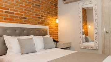 Minibar, skrivebord, wi-fi (inkludert) og sengetøy