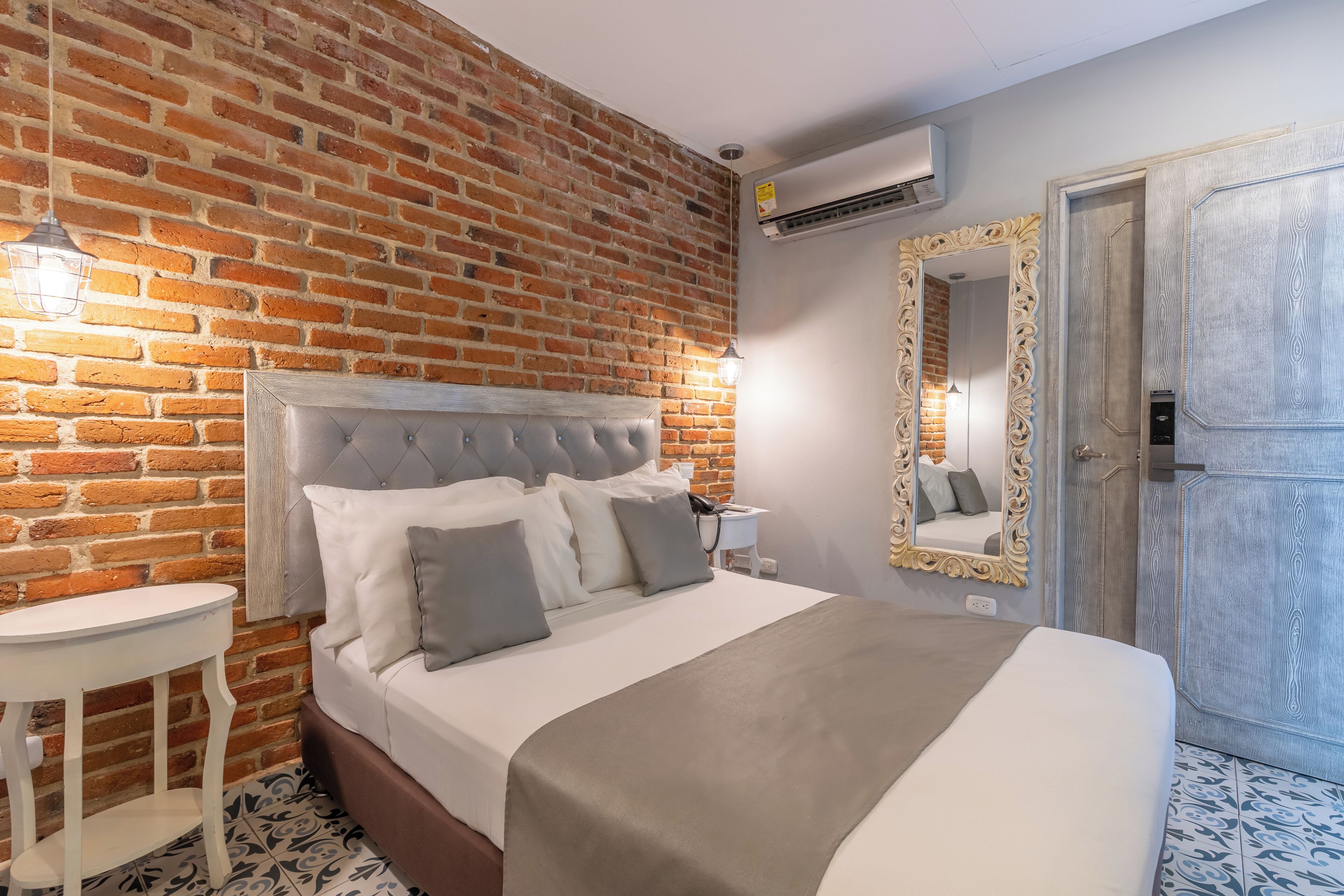 Familieværelse | Minibar, skrivebord, gratis Wi-Fi, sengetøj