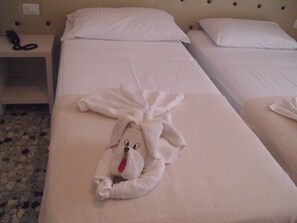 ห้องดับเบิลหรือทวิน, วิวทะเล | ตู้นิรภัยในห้องพัก, โต๊ะทำงาน, เปล/เตียงเด็กอ่อน (ฟรี), เตียงเสริม/เปล