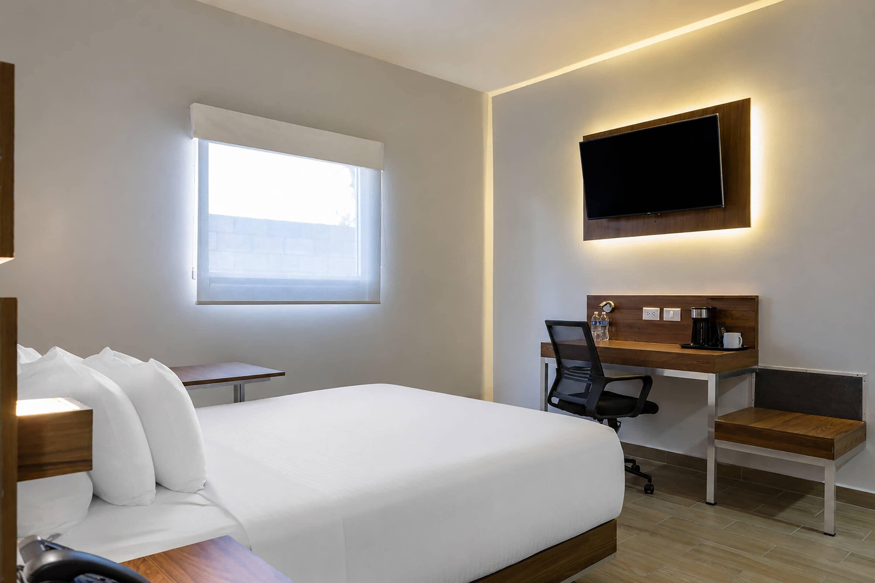 Habitación estándar, 1 cama Queen size, para no fumadores | Ropa de cama de alta calidad y caja de seguridad en la habitación 