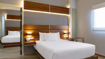 Standard Room, 1 Queen Bed, Non Smoking | Premium bedding, in-room safe, desk, laptop workspace