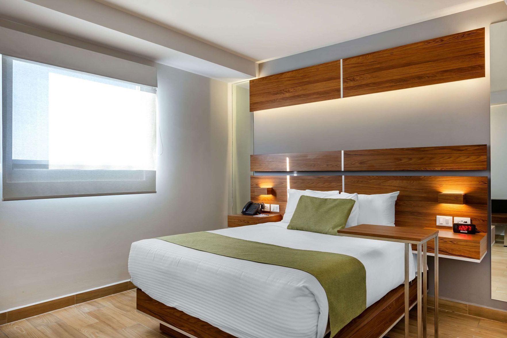 Premium bedding, in-room safe, desk, laptop workspace