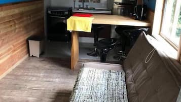 32-inch flat-screen TV with cable channels, TV