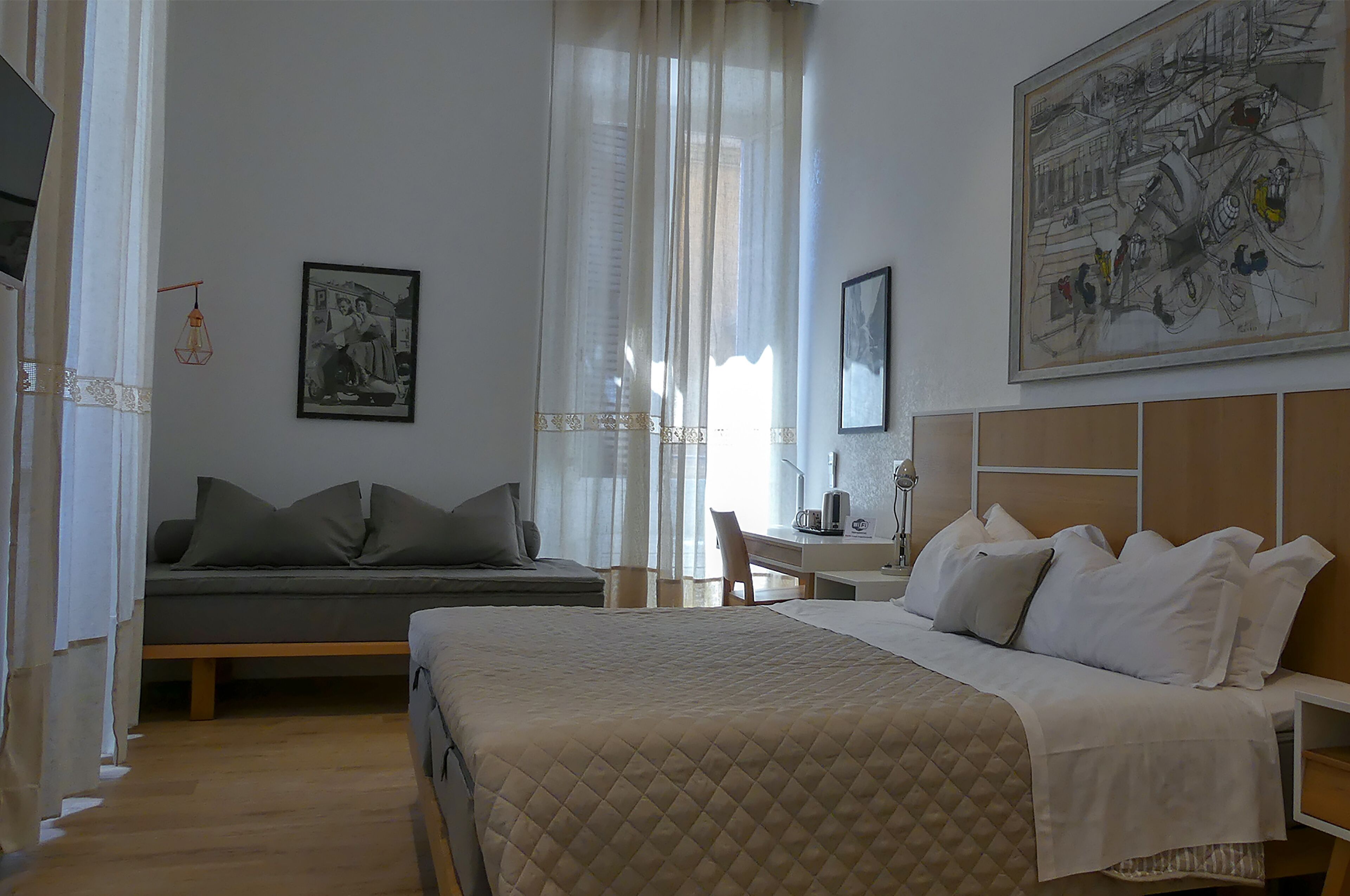 Photo - Roma Vespahouse
