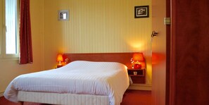 Chambre Majestueuse | Bureau, fer et planche à repasser, lits bébé (gratuits), Wi-Fi gratuit