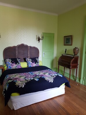 ห้องคลาสสิกดับเบิล (Verte) | ห้องพักตกแต่งอย่างมีเอกลักษณ์, ตกแต่งพิเศษโดยเฉพาะ, เตารีด/โต๊ะรีดผ้า