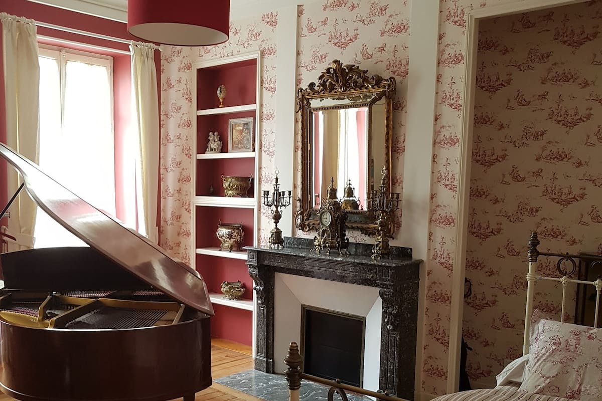 Classic Double Room (Piano) | Dihias secara berasingan, dilengkapkan perabot secara berasingan