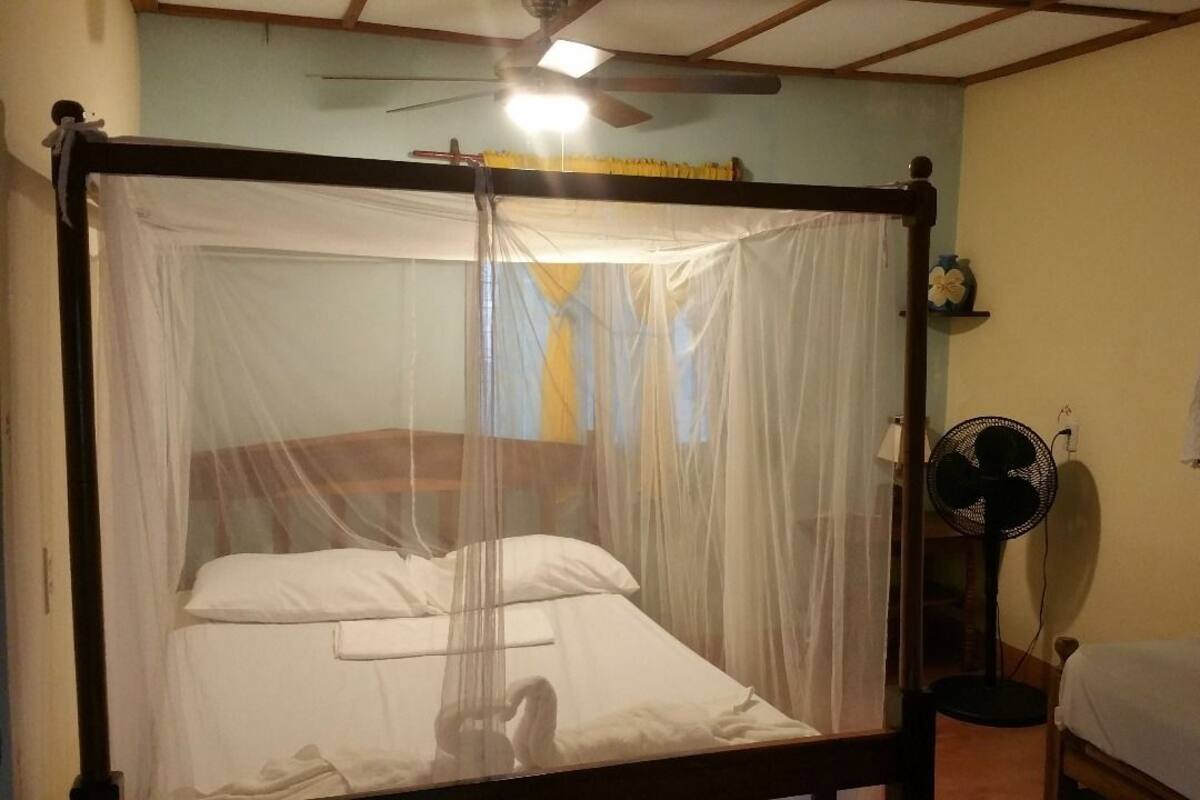 Deluxe Double Room, 1 Double Bed, Non Smoking, Private Bathroom | WiFi (free)