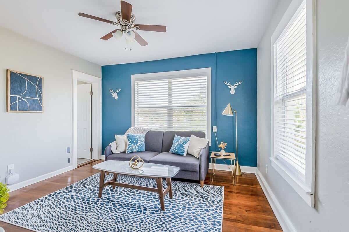 Televisión, oficina