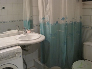 Handtücher, Seife, Toilettenpapier