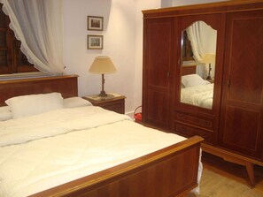 1 Schlafzimmer, Schreibtisch, Bügeleisen/Bügelbrett, kostenloses WLAN