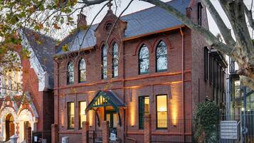 Fachada de la propiedad