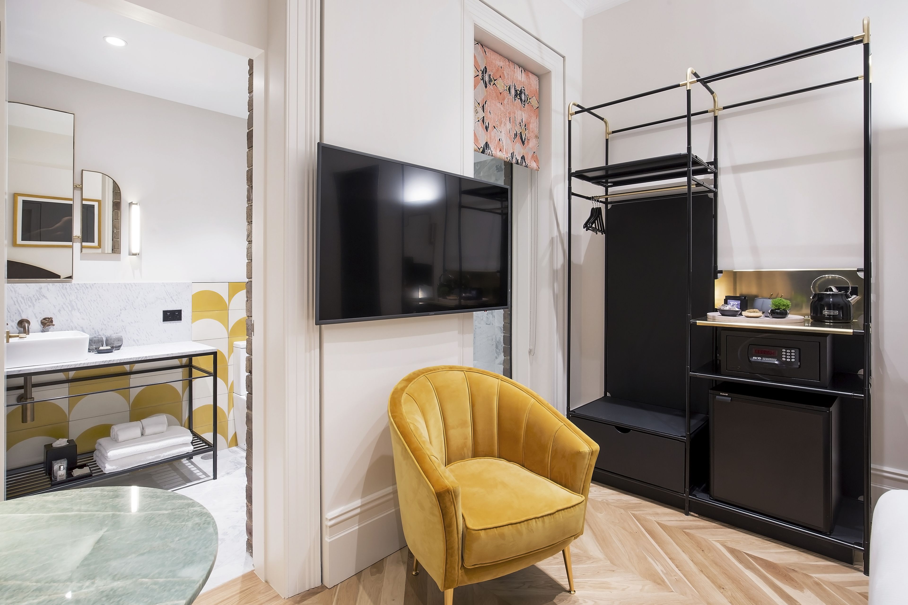 classic | premium bedding, in-room safe, individually decorated