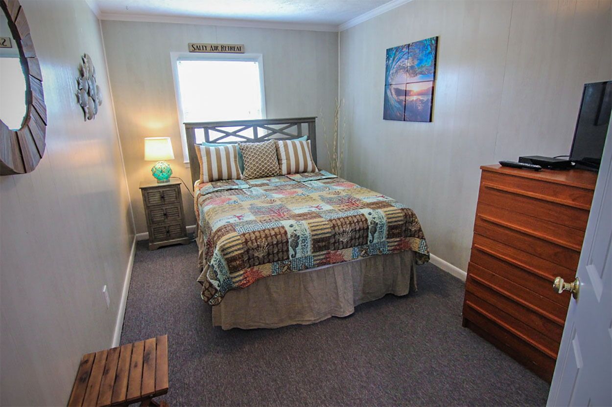 3 habitaciones, tabla de planchar con plancha, internet y ropa de cama 