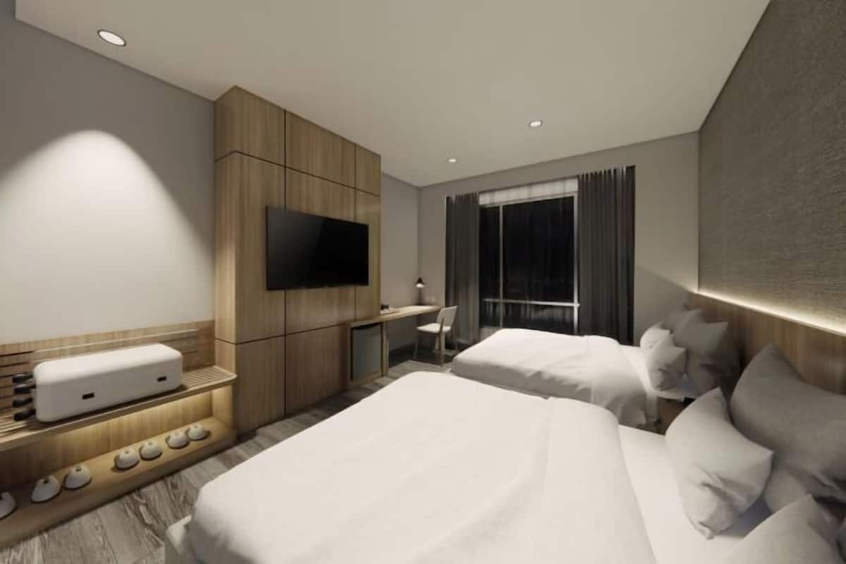 1 bedroom, desk, free WiFi, bed sheets