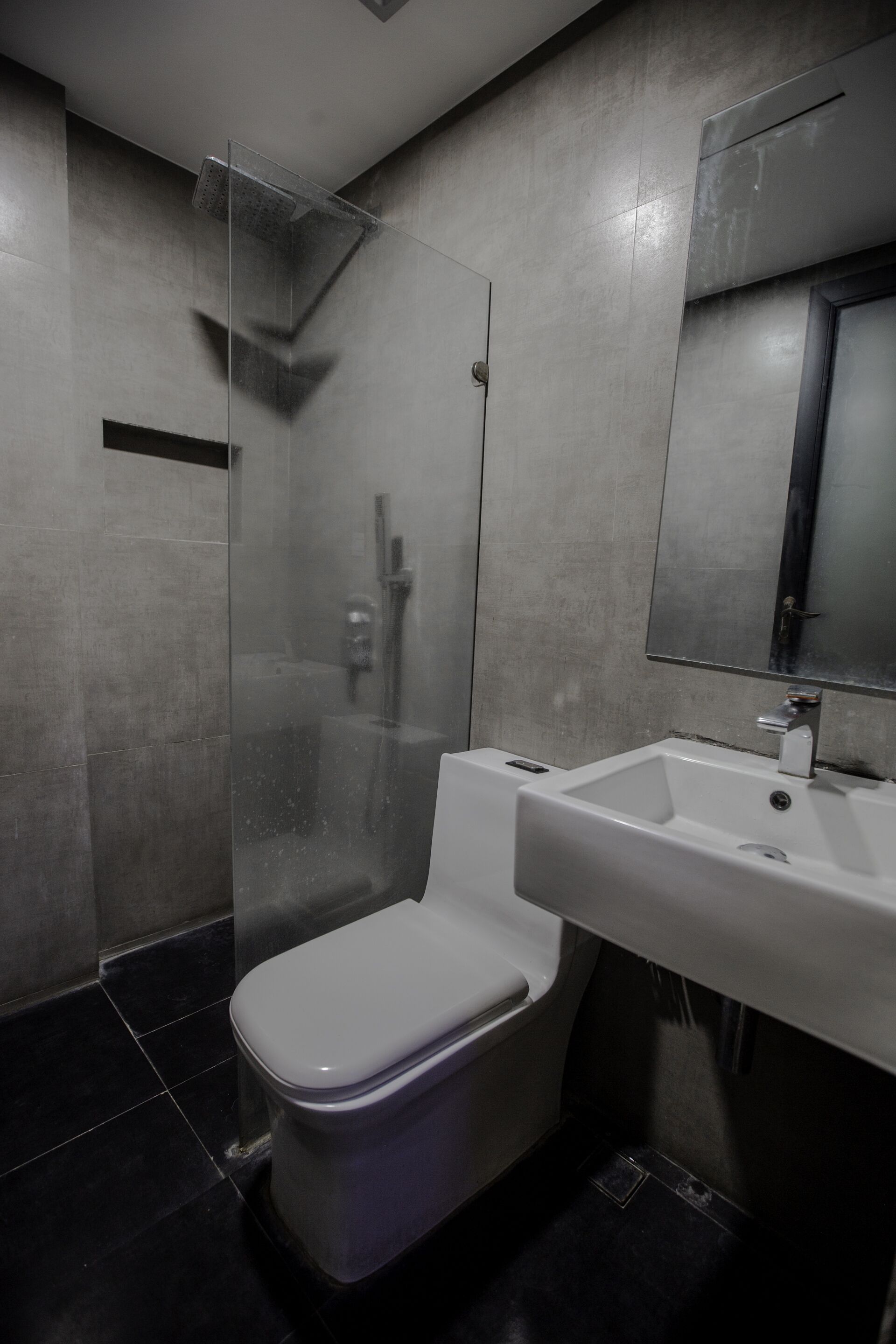 Standard Double Room | Bathroom | Shower, free toiletries, bidet, towels