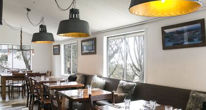 Feathertop Alpine Lodge