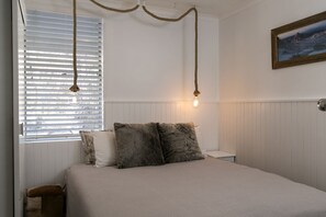 1 bedroom, premium bedding, iron/ironing board, free WiFi - Feathertop Alpine Lodge (Falls Creek)