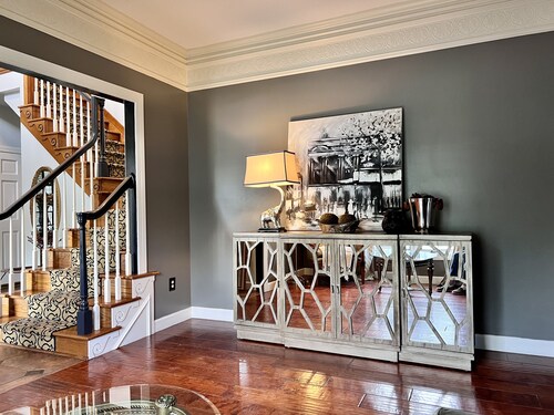 WOW ~ Watch the Sun Set from your Private Balcony ~ Family Gatherings 