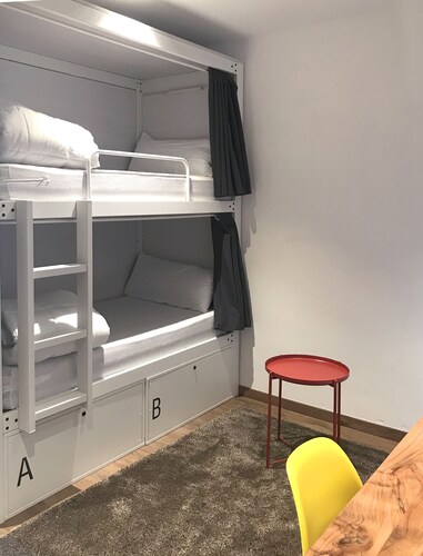 Airhostel