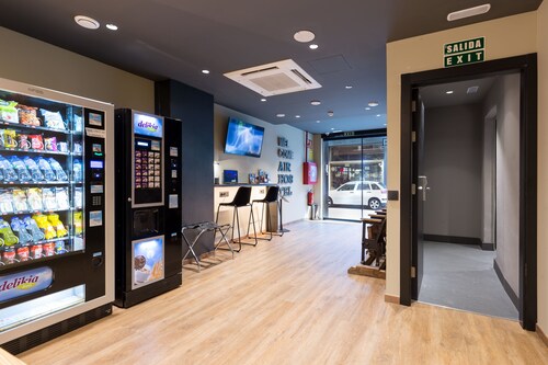 Airhostel