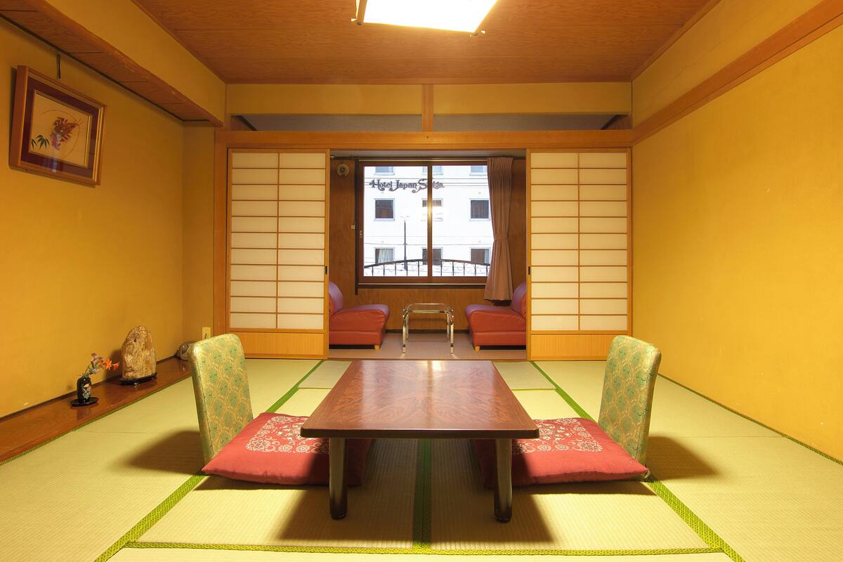 Rom i japansk stil, ikke-røyk (with Private Shower) | Safe på rommet, wi-fi (inkludert) og sengetøy