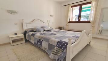2 chambres, fer et planche Ă repasser, accĂšs Internet