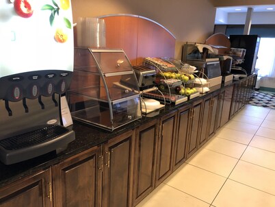 Country Inn & Suites by Radisson, Murrells Inlet, SC