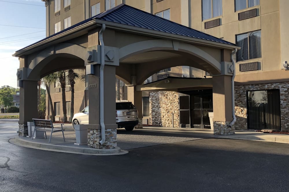 Country Inn & Suites by Radisson, Murrells Inlet, SC