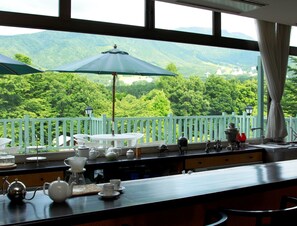 Lobby lounge - You Resort Hotel (Yamanouchi)