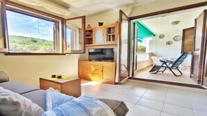 TV - VACAY Apartamento Tras (LA ESCALA)
